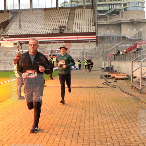 08.12.2024 - St. Pauli X-Mass-Run No. 14 Kathrin Stürmer Photography http://msf.ph/oto/7522430 08.12.2024 09:57:55 Ziel 510, 1532, 1789, 2934, 2943, 2944, 3092, 3171 meine-sportfotos.de