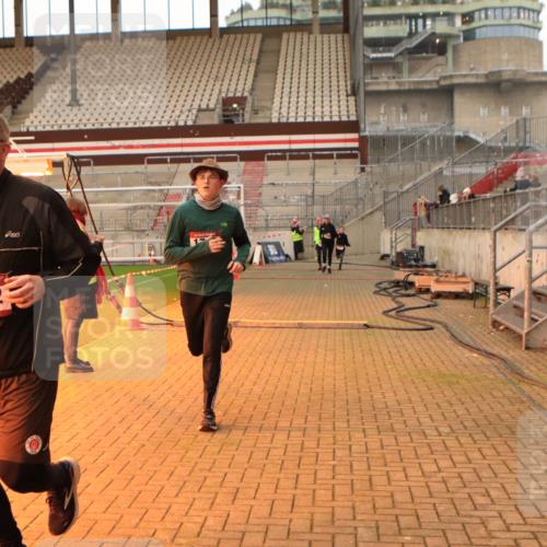 08.12.2024 - St. Pauli X-Mass-Run No. 14 Kathrin Stürmer Photography http://msf.ph/oto/7522444 08.12.2024 09:57:56 Ziel 510, 1532, 1789, 2934, 2943, 2944, 3092, 3171 meine-sportfotos.de