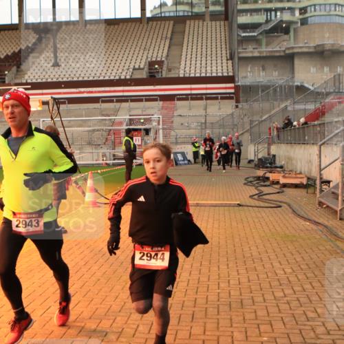 08.12.2024 - St. Pauli X-Mass-Run No. 14 Kathrin Stürmer Photography http://msf.ph/oto/7522540 08.12.2024 09:58:02 Ziel 55, 880, 1075, 1080, 1396, 1397, 1789, 2872, 2934, 2943, 2944, 3092, 3171 meine-sportfotos.de