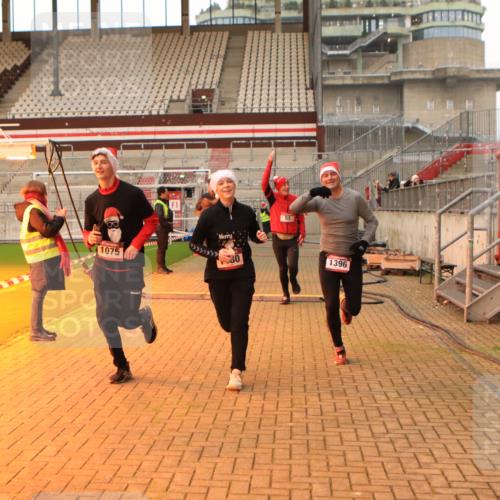 08.12.2024 - St. Pauli X-Mass-Run No. 14 Kathrin Stürmer Photography http://msf.ph/oto/7522585 08.12.2024 09:58:08 Ziel 55, 802, 880, 1075, 1080, 1396, 1397, 1789, 2872, 2934, 2943, 2944 meine-sportfotos.de