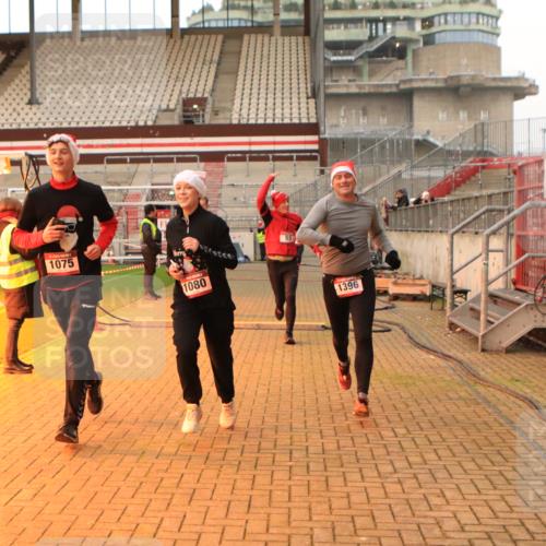 08.12.2024 - St. Pauli X-Mass-Run No. 14 Kathrin Stürmer Photography http://msf.ph/oto/7522590 08.12.2024 09:58:08 Ziel 55, 802, 880, 1075, 1080, 1396, 1397, 1789, 2872, 2934, 2943, 2944 meine-sportfotos.de