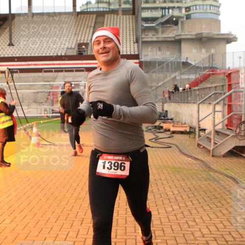 08.12.2024 - St. Pauli X-Mass-Run No. 14 Kathrin Stürmer Photography http://msf.ph/oto/7522617 08.12.2024 09:58:09 Ziel 55, 802, 880, 1075, 1080, 1396, 1397, 2872, 2934, 2943, 2944 meine-sportfotos.de