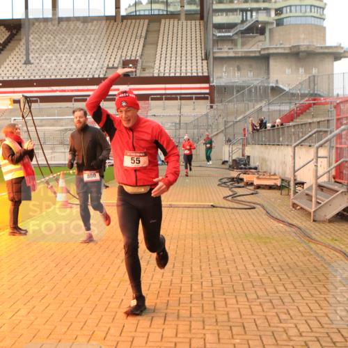 08.12.2024 - St. Pauli X-Mass-Run No. 14 Kathrin Stürmer Photography http://msf.ph/oto/7522635 08.12.2024 09:58:10 Ziel 49, 55, 802, 880, 1075, 1080, 1396, 1397, 2872, 2934, 2943, 2944 meine-sportfotos.de