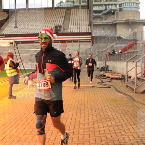 08.12.2024 - St. Pauli X-Mass-Run No. 14 Kathrin Stürmer Photography http://msf.ph/oto/7522787 08.12.2024 09:58:20 Ziel 49, 55, 802, 832, 880, 1075, 1080, 1105, 1119, 1396, 1397, 1864, 2428, 2872, 3109 meine-sportfotos.de