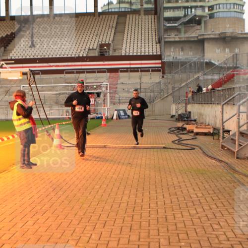 08.12.2024 - St. Pauli X-Mass-Run No. 14 Kathrin Stürmer Photography http://msf.ph/oto/7523017 08.12.2024 09:58:36 Ziel 111, 488, 989, 1105, 1119, 2722, 2984 meine-sportfotos.de