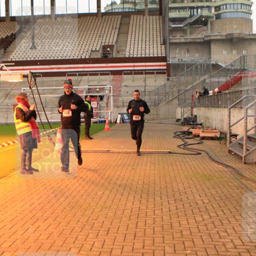 08.12.2024 - St. Pauli X-Mass-Run No. 14 Kathrin Stürmer Photography http://msf.ph/oto/7523023 08.12.2024 09:58:37 Ziel 111, 488, 989, 1105, 1119, 2722, 2984 meine-sportfotos.de