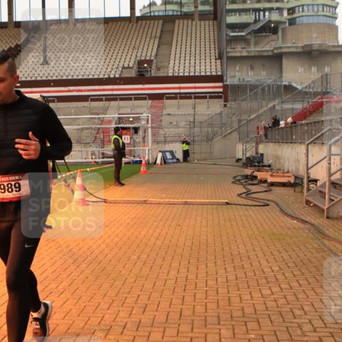 08.12.2024 - St. Pauli X-Mass-Run No. 14 Kathrin Stürmer Photography http://msf.ph/oto/7523064 08.12.2024 09:58:39 Ziel 111, 488, 989, 1105, 1119, 2722, 2984 meine-sportfotos.de