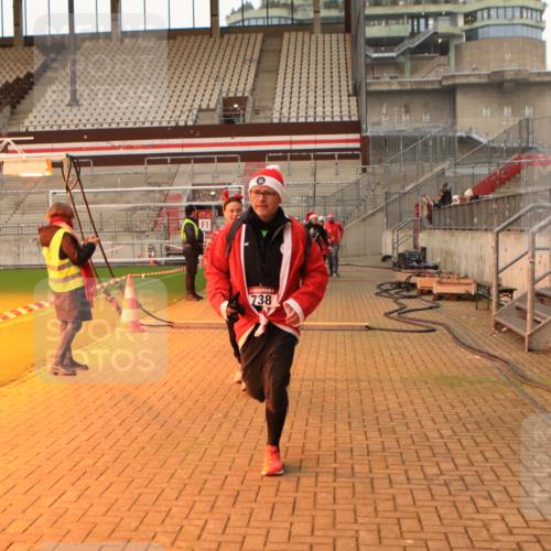 08.12.2024 - St. Pauli X-Mass-Run No. 14 Kathrin Stürmer Photography http://msf.ph/oto/7523094 08.12.2024 09:58:57 Ziel 738, 1202, 1534, 1802, 1874, 2983 meine-sportfotos.de