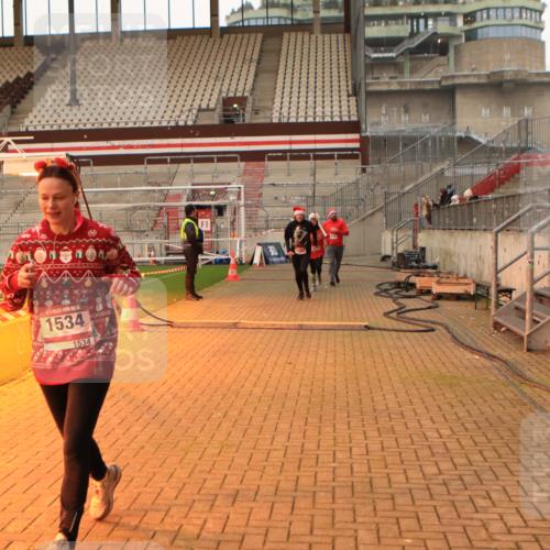 08.12.2024 - St. Pauli X-Mass-Run No. 14 Kathrin Stürmer Photography http://msf.ph/oto/7523110 08.12.2024 09:58:58 Ziel 738, 1202, 1534, 1802, 1874, 2983 meine-sportfotos.de