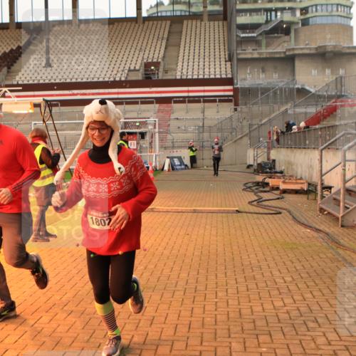 08.12.2024 - St. Pauli X-Mass-Run No. 14 Kathrin Stürmer Photography http://msf.ph/oto/7523140 08.12.2024 09:59:04 Ziel 738, 1202, 1534, 1802, 1874, 2983, 3293 meine-sportfotos.de