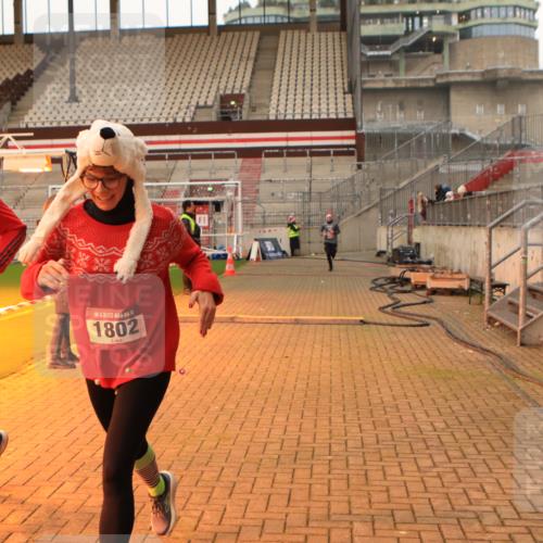 08.12.2024 - St. Pauli X-Mass-Run No. 14 Kathrin Stürmer Photography http://msf.ph/oto/7523143 08.12.2024 09:59:04 Ziel 738, 1202, 1534, 1802, 1874, 2983, 3293 meine-sportfotos.de