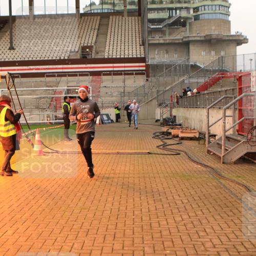 08.12.2024 - St. Pauli X-Mass-Run No. 14 Kathrin Stürmer Photography http://msf.ph/oto/7523174 08.12.2024 09:59:08 Ziel 431, 738, 1202, 1534, 1802, 1874, 2746, 2983, 3293 meine-sportfotos.de