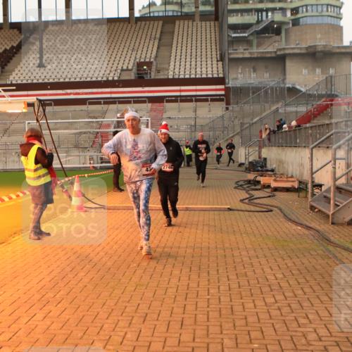 08.12.2024 - St. Pauli X-Mass-Run No. 14 Kathrin Stürmer Photography http://msf.ph/oto/7523221 08.12.2024 09:59:14 Ziel 431, 1802, 1874, 2746, 2762, 3293 meine-sportfotos.de