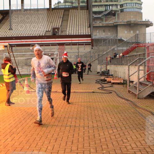 08.12.2024 - St. Pauli X-Mass-Run No. 14 Kathrin Stürmer Photography http://msf.ph/oto/7523228 08.12.2024 09:59:15 Ziel 431, 1874, 2746, 2762, 3156, 3157, 3293 meine-sportfotos.de