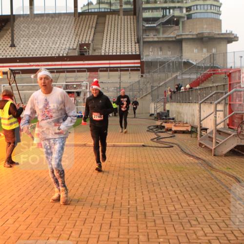 08.12.2024 - St. Pauli X-Mass-Run No. 14 Kathrin Stürmer Photography http://msf.ph/oto/7523231 08.12.2024 09:59:15 Ziel 431, 1874, 2746, 2762, 3156, 3157, 3293 meine-sportfotos.de