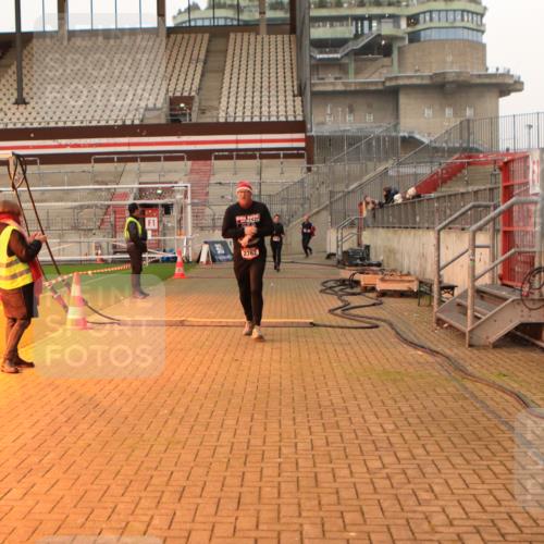 08.12.2024 - St. Pauli X-Mass-Run No. 14 Kathrin Stürmer Photography http://msf.ph/oto/7523261 08.12.2024 09:59:17 Ziel 431, 2746, 2762, 3156, 3157, 3293 meine-sportfotos.de