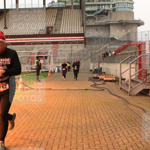 08.12.2024 - St. Pauli X-Mass-Run No. 14 Kathrin Stürmer Photography http://msf.ph/oto/7523279 08.12.2024 09:59:19 Ziel 431, 2478, 2480, 2746, 2762, 3156, 3157, 3293 meine-sportfotos.de