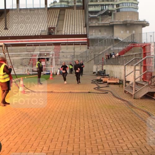 08.12.2024 - St. Pauli X-Mass-Run No. 14 Kathrin Stürmer Photography http://msf.ph/oto/7523288 08.12.2024 09:59:20 Ziel 431, 2478, 2480, 2746, 2762, 3156, 3157, 3293 meine-sportfotos.de