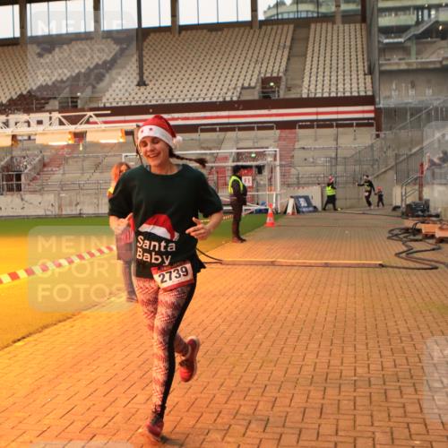 08.12.2024 - St. Pauli X-Mass-Run No. 14 Kathrin Stürmer Photography http://msf.ph/oto/7523643 08.12.2024 09:59:49 Ziel 123, 2739, 2958, 3294 meine-sportfotos.de