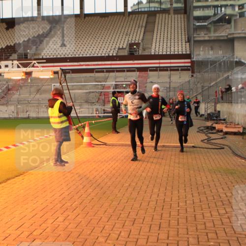 08.12.2024 - St. Pauli X-Mass-Run No. 14 Kathrin Stürmer Photography http://msf.ph/oto/7523766 08.12.2024 10:00:06 Ziel 174, 259, 608, 3013, 3015, 3170, 3172 meine-sportfotos.de