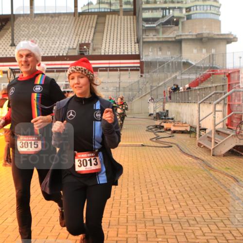 08.12.2024 - St. Pauli X-Mass-Run No. 14 Kathrin Stürmer Photography http://msf.ph/oto/7523825 08.12.2024 10:00:08 Ziel 174, 259, 484, 608, 1725, 3013, 3015, 3170, 3172 meine-sportfotos.de