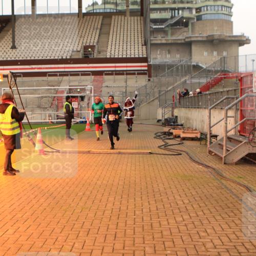 08.12.2024 - St. Pauli X-Mass-Run No. 14 Kathrin Stürmer Photography http://msf.ph/oto/7523897 08.12.2024 10:00:13 Ziel 174, 259, 484, 1393, 1725, 2760, 3013, 3015, 3170, 3172 meine-sportfotos.de
