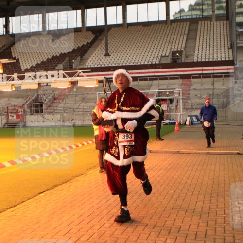 08.12.2024 - St. Pauli X-Mass-Run No. 14 Kathrin Stürmer Photography http://msf.ph/oto/7523936 08.12.2024 10:00:18 Ziel 484, 1393, 1725, 2760, 3013, 3015, 3170, 3172 meine-sportfotos.de