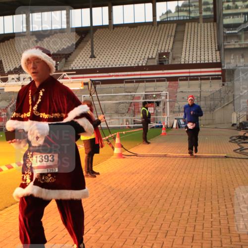 08.12.2024 - St. Pauli X-Mass-Run No. 14 Kathrin Stürmer Photography http://msf.ph/oto/7523948 08.12.2024 10:00:19 Ziel 484, 1393, 1725, 2760, 3013, 3015, 3170, 3172 meine-sportfotos.de