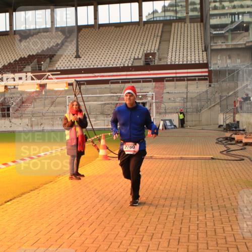 08.12.2024 - St. Pauli X-Mass-Run No. 14 Kathrin Stürmer Photography http://msf.ph/oto/7523954 08.12.2024 10:00:20 Ziel 484, 1393, 1725, 2760, 3170, 3172 meine-sportfotos.de