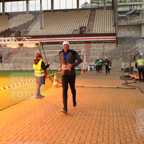 08.12.2024 - St. Pauli X-Mass-Run No. 14 Kathrin Stürmer Photography http://msf.ph/oto/7523984 08.12.2024 10:00:40 Ziel 642, 1773, 2808, 2809, 3033 meine-sportfotos.de