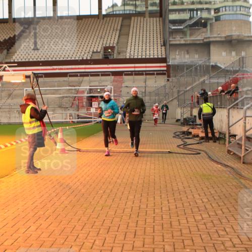 08.12.2024 - St. Pauli X-Mass-Run No. 14 Kathrin Stürmer Photography http://msf.ph/oto/7524097 08.12.2024 10:00:44 Ziel 410, 642, 1750, 1773, 2447, 2808, 2809, 3033 meine-sportfotos.de