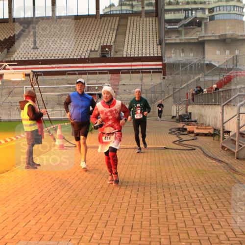 08.12.2024 - St. Pauli X-Mass-Run No. 14 Kathrin Stürmer Photography http://msf.ph/oto/7524142 08.12.2024 10:00:51 Ziel 410, 642, 1750, 1773, 2447, 2696, 2808, 2809, 3033 meine-sportfotos.de