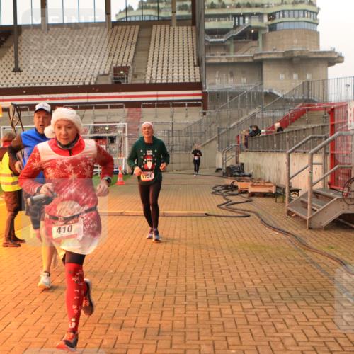 08.12.2024 - St. Pauli X-Mass-Run No. 14 Kathrin Stürmer Photography http://msf.ph/oto/7524161 08.12.2024 10:00:52 Ziel 410, 1750, 1773, 2447, 2696, 2808, 2809, 3033 meine-sportfotos.de