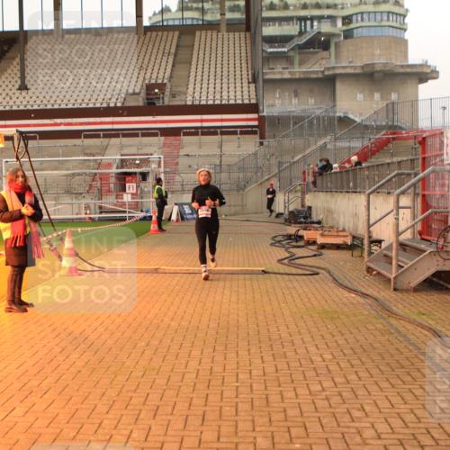 08.12.2024 - St. Pauli X-Mass-Run No. 14 Kathrin Stürmer Photography http://msf.ph/oto/7524204 08.12.2024 10:00:59 Ziel 410, 1750, 2447, 2696 meine-sportfotos.de