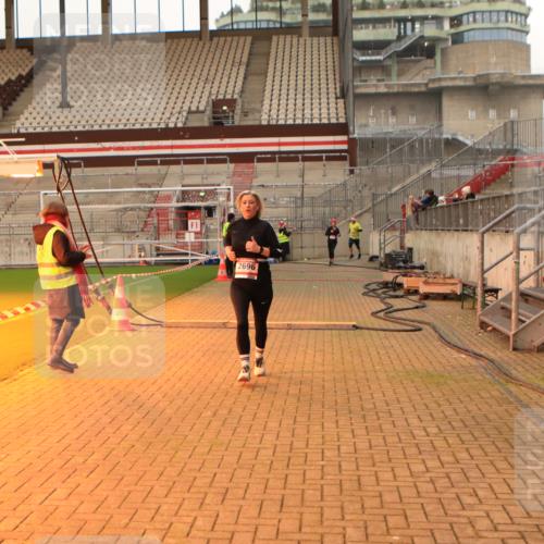 08.12.2024 - St. Pauli X-Mass-Run No. 14 Kathrin Stürmer Photography http://msf.ph/oto/7524231 08.12.2024 10:01:00 Ziel 410, 713, 1750, 2447, 2696 meine-sportfotos.de