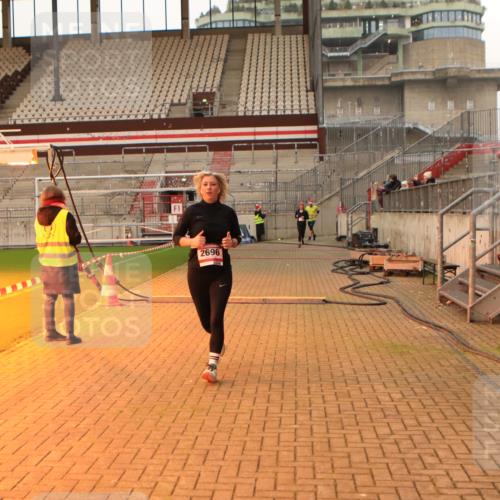 08.12.2024 - St. Pauli X-Mass-Run No. 14 Kathrin Stürmer Photography http://msf.ph/oto/7524239 08.12.2024 10:01:00 Ziel 410, 713, 1750, 2447, 2696 meine-sportfotos.de