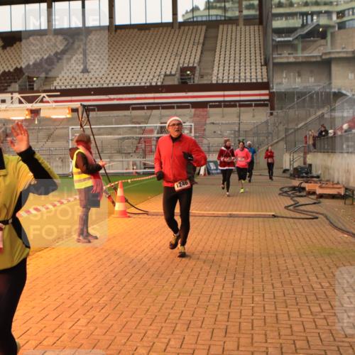 08.12.2024 - St. Pauli X-Mass-Run No. 14 Kathrin Stürmer Photography http://msf.ph/oto/7524438 08.12.2024 10:01:23 Ziel 41, 946, 1246, 2818, 3254, 3340, 3341 meine-sportfotos.de