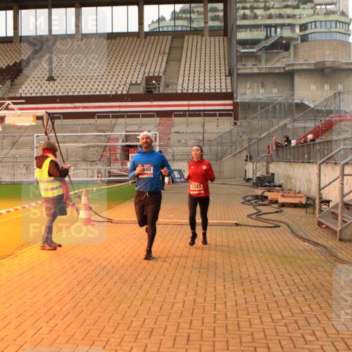 08.12.2024 - St. Pauli X-Mass-Run No. 14 Kathrin Stürmer Photography http://msf.ph/oto/7524490 08.12.2024 10:01:29 Ziel 41, 1246, 2818, 3254, 3340, 3341 meine-sportfotos.de