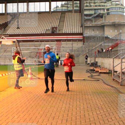 08.12.2024 - St. Pauli X-Mass-Run No. 14 Kathrin Stürmer Photography http://msf.ph/oto/7524491 08.12.2024 10:01:29 Ziel 41, 1246, 2818, 3254, 3340, 3341 meine-sportfotos.de