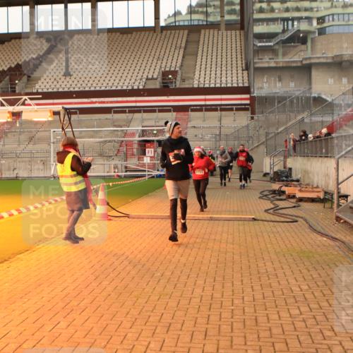08.12.2024 - St. Pauli X-Mass-Run No. 14 Kathrin Stürmer Photography http://msf.ph/oto/7524504 08.12.2024 10:01:37 Ziel 41, 1751, 1784, 2302, 2361, 2362, 2826, 2833, 3093, 3254, 3340, 3341 meine-sportfotos.de