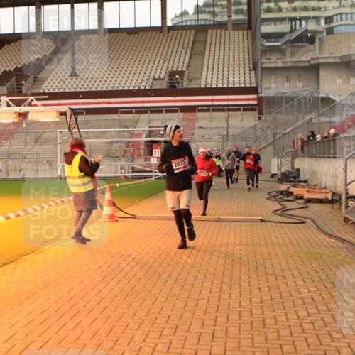 08.12.2024 - St. Pauli X-Mass-Run No. 14 Kathrin Stürmer Photography http://msf.ph/oto/7524505 08.12.2024 10:01:37 Ziel 41, 1751, 1784, 2302, 2361, 2362, 2826, 2833, 3093, 3254, 3340, 3341 meine-sportfotos.de
