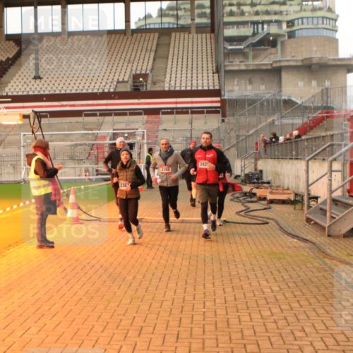 08.12.2024 - St. Pauli X-Mass-Run No. 14 Kathrin Stürmer Photography http://msf.ph/oto/7524523 08.12.2024 10:01:42 Ziel 86, 1751, 1784, 2302, 2361, 2362, 2826, 2833, 3093, 3304 meine-sportfotos.de