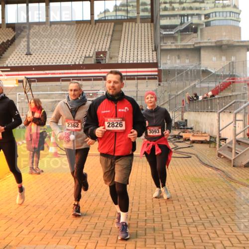 08.12.2024 - St. Pauli X-Mass-Run No. 14 Kathrin Stürmer Photography http://msf.ph/oto/7524532 08.12.2024 10:01:44 Ziel 86, 1751, 1784, 2302, 2361, 2362, 2817, 2826, 2833, 3093, 3304 meine-sportfotos.de