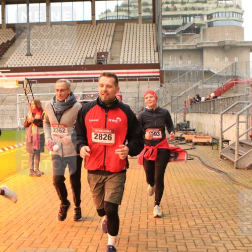 08.12.2024 - St. Pauli X-Mass-Run No. 14 Kathrin Stürmer Photography http://msf.ph/oto/7524533 08.12.2024 10:01:44 Ziel 86, 1751, 1784, 2302, 2361, 2362, 2817, 2826, 2833, 3093, 3304 meine-sportfotos.de