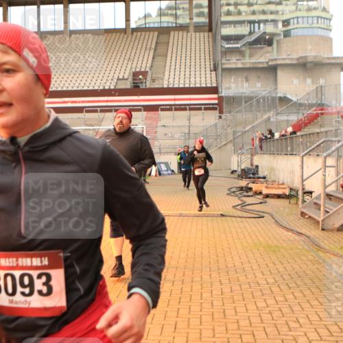 08.12.2024 - St. Pauli X-Mass-Run No. 14 Kathrin Stürmer Photography http://msf.ph/oto/7524540 08.12.2024 10:01:45 Ziel 86, 1751, 1784, 2302, 2361, 2362, 2817, 2826, 2833, 3093, 3304 meine-sportfotos.de