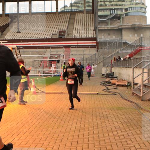 08.12.2024 - St. Pauli X-Mass-Run No. 14 Kathrin Stürmer Photography http://msf.ph/oto/7524546 08.12.2024 10:01:46 Ziel 86, 1751, 1784, 2302, 2361, 2362, 2817, 2826, 2833, 3093, 3304 meine-sportfotos.de