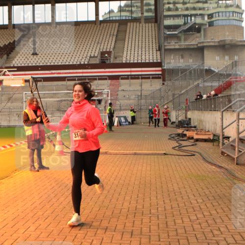 08.12.2024 - St. Pauli X-Mass-Run No. 14 Kathrin Stürmer Photography http://msf.ph/oto/7524614 08.12.2024 10:02:08 Ziel 479, 588, 604, 609, 838, 2780, 3255 meine-sportfotos.de
