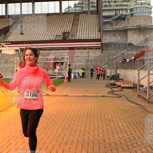08.12.2024 - St. Pauli X-Mass-Run No. 14 Kathrin Stürmer Photography http://msf.ph/oto/7524616 08.12.2024 10:02:09 Ziel 479, 588, 604, 609, 838, 2780, 3255 meine-sportfotos.de