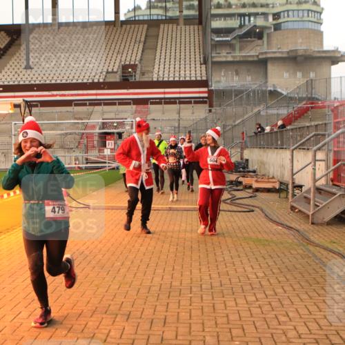 08.12.2024 - St. Pauli X-Mass-Run No. 14 Kathrin Stürmer Photography http://msf.ph/oto/7524626 08.12.2024 10:02:17 Ziel 187, 479, 588, 604, 609, 1275, 2211, 2334, 2371, 2898, 3255 meine-sportfotos.de