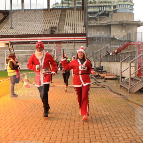 08.12.2024 - St. Pauli X-Mass-Run No. 14 Kathrin Stürmer Photography http://msf.ph/oto/7524631 08.12.2024 10:02:19 Ziel 187, 479, 588, 604, 609, 1275, 2211, 2334, 2371, 2898 meine-sportfotos.de